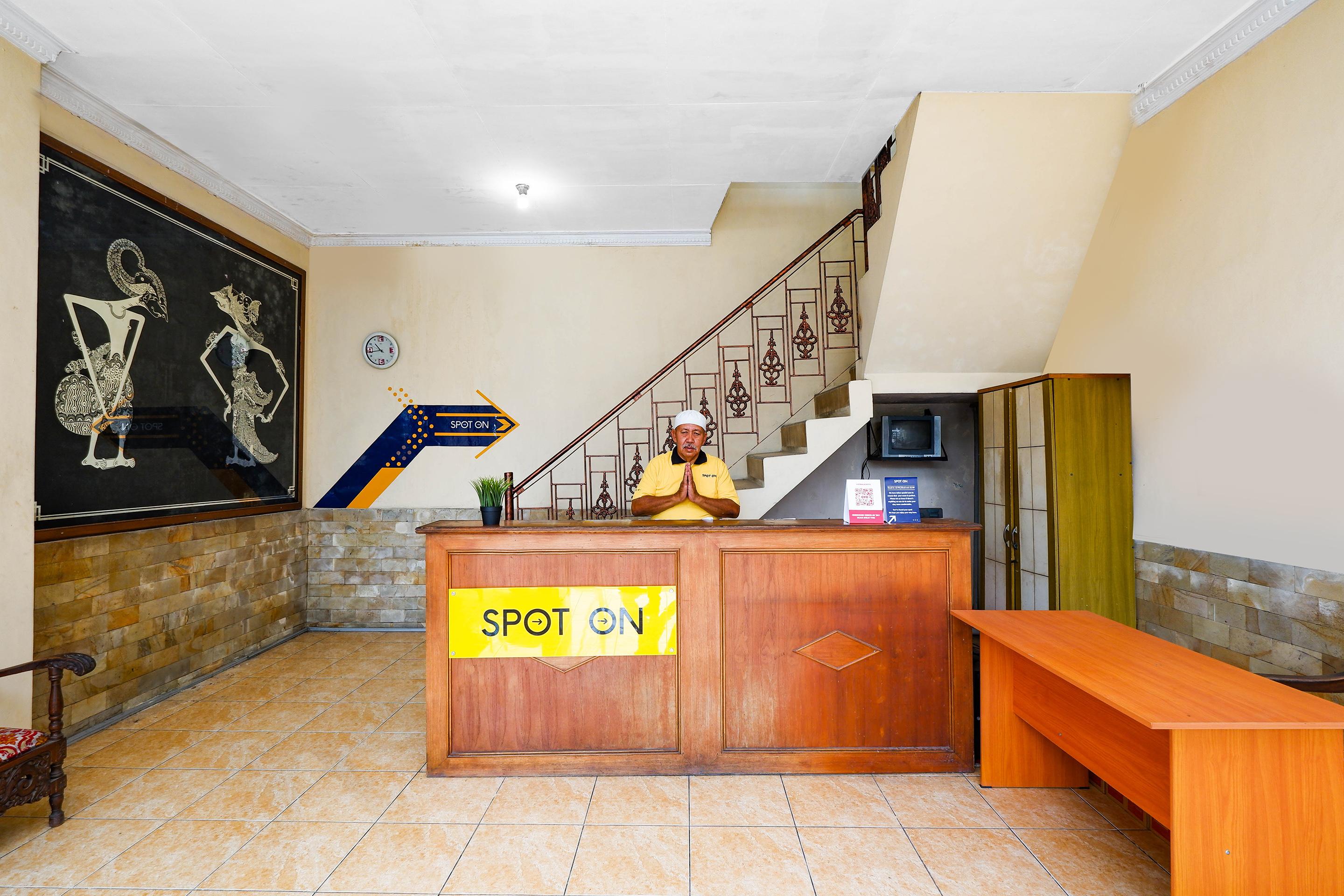 Spot On 2011 Hotel Mekar Sari Solo Esterno foto